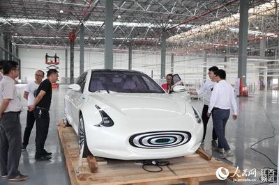 新能源汽車駛入贛南 蘇區(qū)振興五年間的綠色蛻變