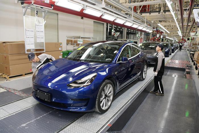 特斯拉上海超級工廠迎中國領(lǐng)導(dǎo)視察，馬斯克盛贊“上海速度”助力新能源汽車銷售